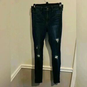 Hollister Distressed hight rise jeans lagging advanced stretch W27 L30